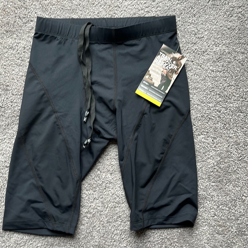 DFND compression shorts Small NWT
